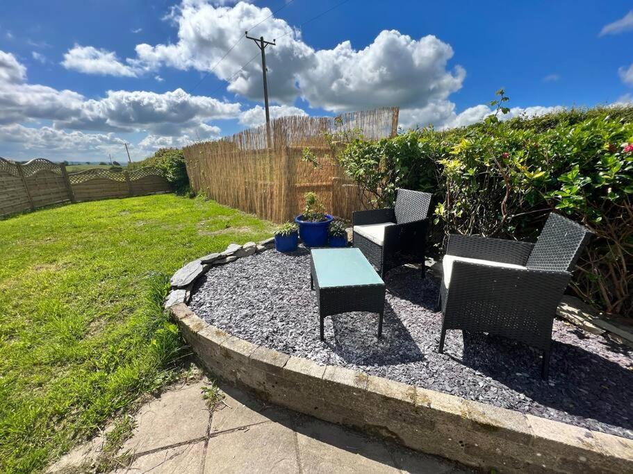 2 Bedroom Holiday Home In The Heart Of West Wales St Clears Dış mekan fotoğraf