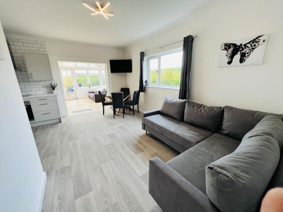 2 Bedroom Holiday Home In The Heart Of West Wales St Clears Dış mekan fotoğraf